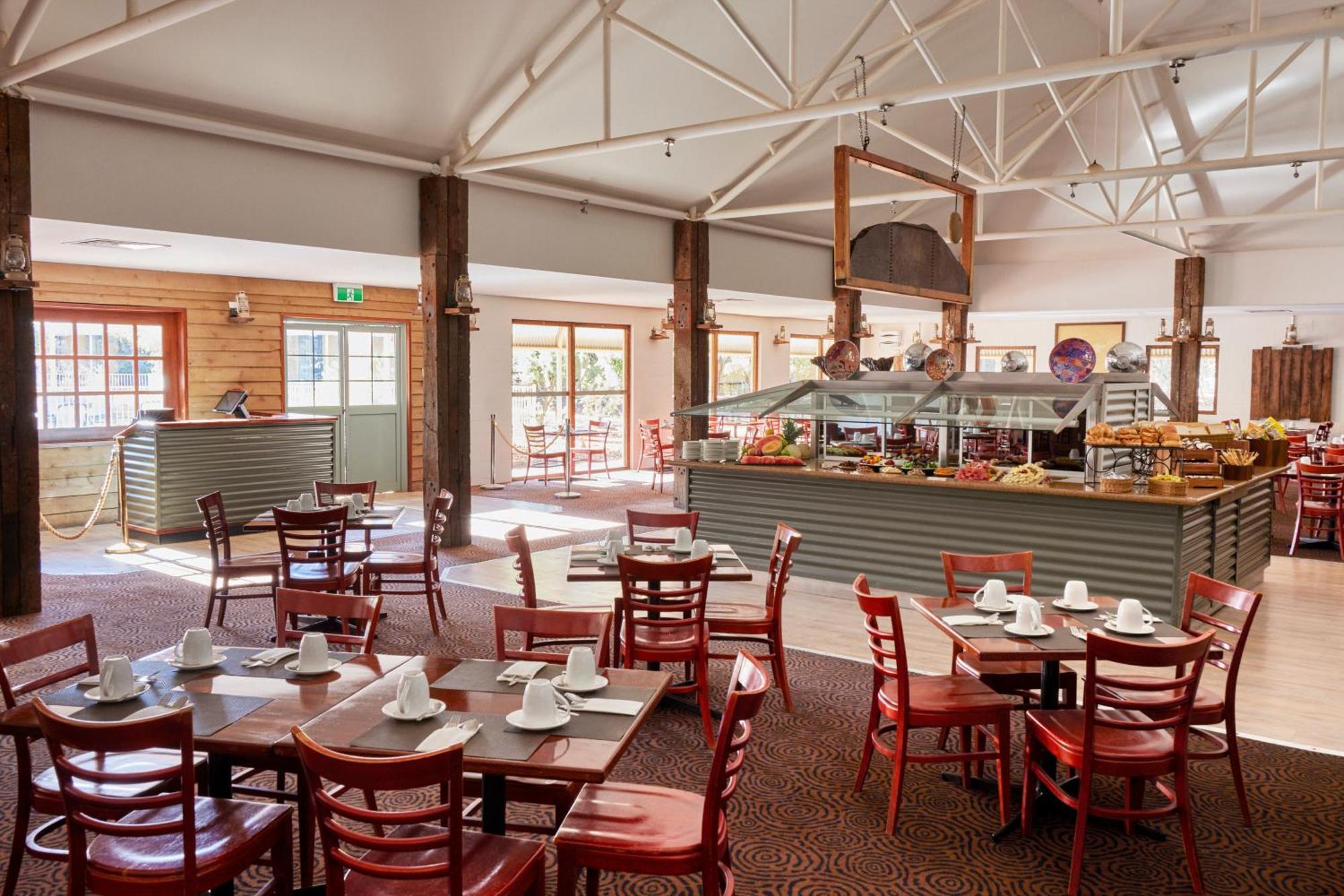 Outback Hotel Ayers Rock Exterior photo