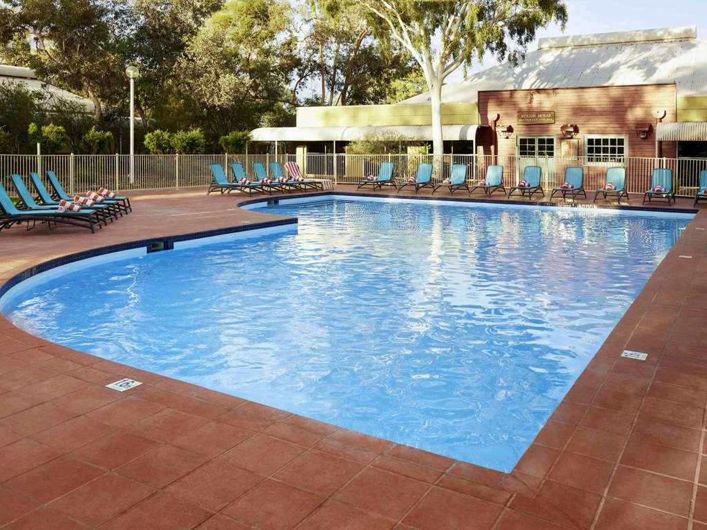 Outback Hotel Ayers Rock Exterior photo
